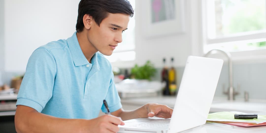 Here’s How to Write a Resume for Your Very First Job (Plus, an Example!)