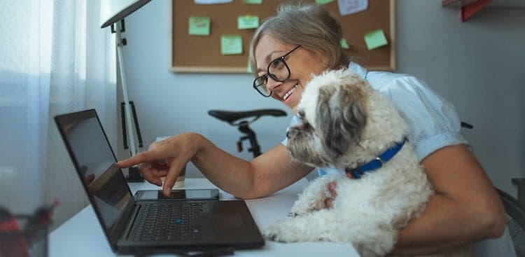 9 Creative Ways to Stay Connected to Your Coworkers When You're All Working From Home