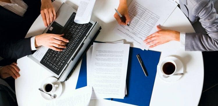 How to Help a New Co-worker (When You Have Your Own Work to Do)