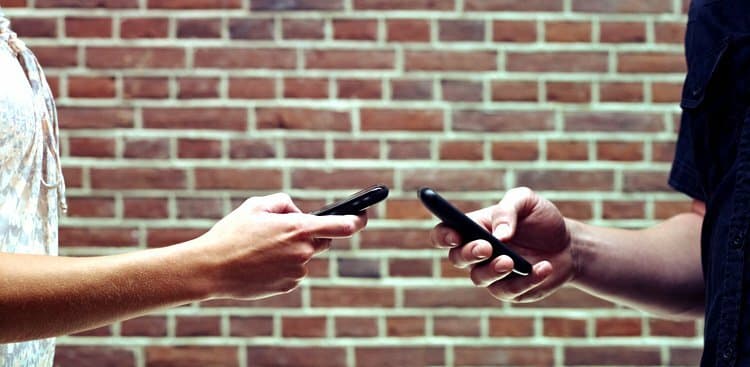 Tinder for Recruiters: Check Out TheLadders’ New App
