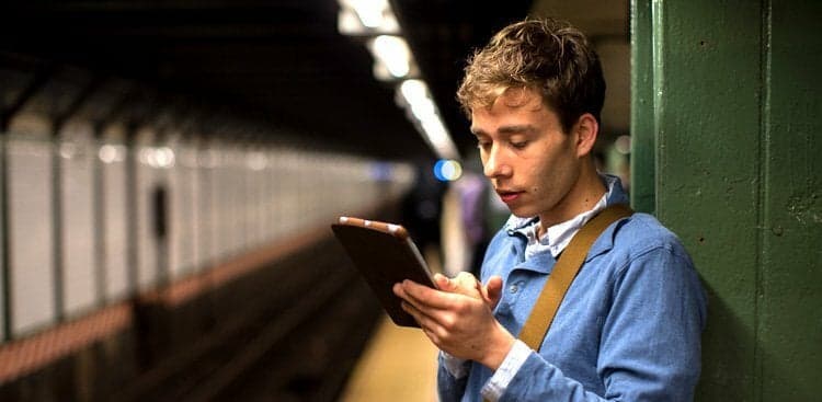 The 9 Best Apps for Reading on Your Daily Commute