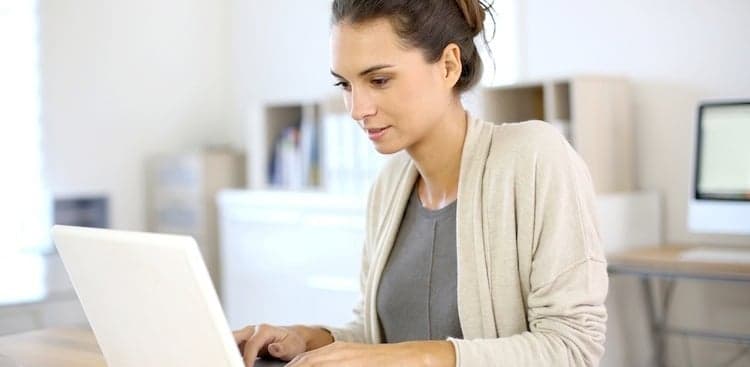 7 Essential Career Tasks You Should Do Every Month