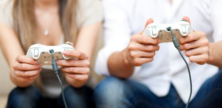 5 Career Paths That Pay You to Play Games