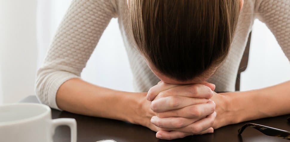 This Is How You Help Someone Grieving at Work While Still Maintaining Professional Boundaries