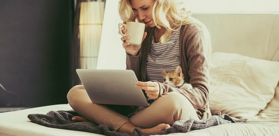 4 Questions to Help You Decide Between Accepting a Full-Time Offer or Keeping Your Freelance Freedom