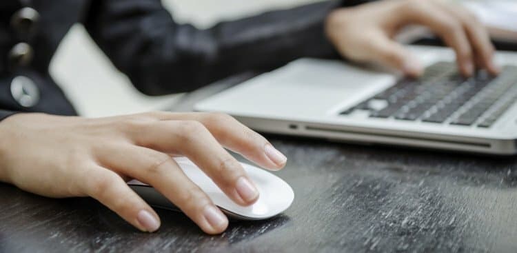 Don’t Want to Be Rejected by a Stranger on LinkedIn? Read This First