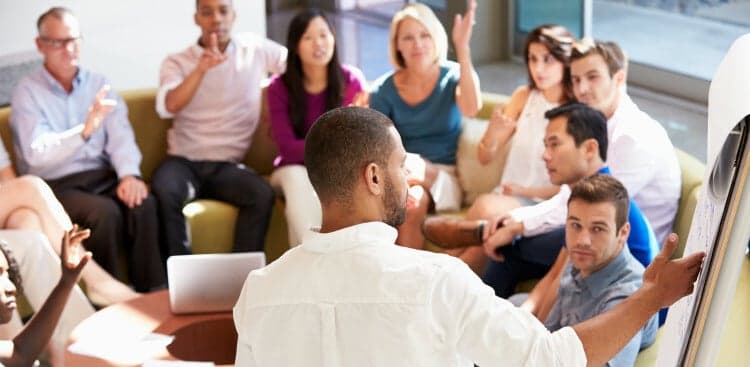 7 Strategies That'll Make it Easier for You to Talk in Front of a Group Without Wanting to Die