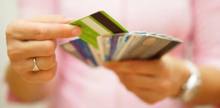 7 Signs You're Bad at Managing Your Money (and What to Do About It)
