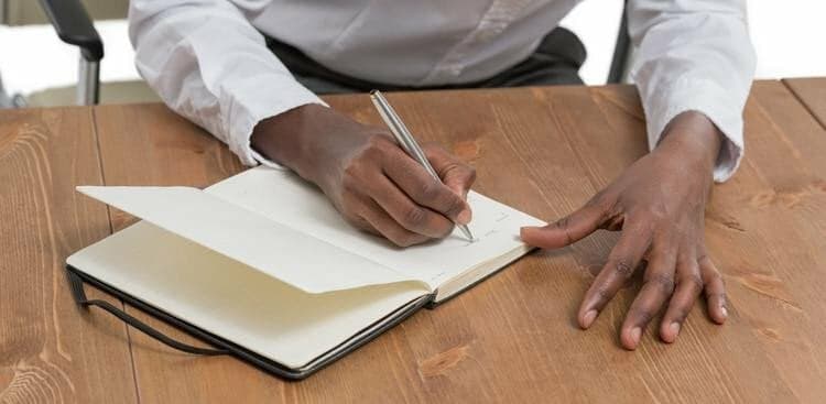 How Your To-Do List Can Make You Feel Happy (in Addition to Wildly Productive)