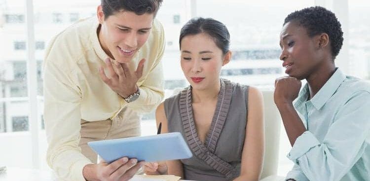 3 Mindset Changes That'll Make Your Jump From Entry-Level to Manager Much More Successful