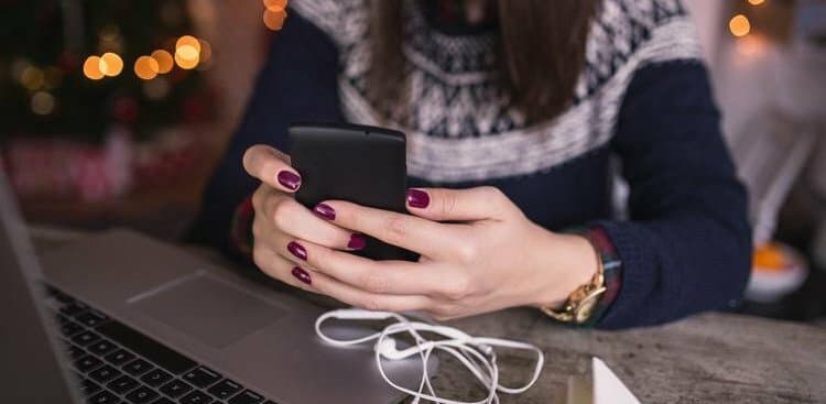 9 Small Favors You Should Ask Your Network for Today—Because Why Not Boost Your Career?