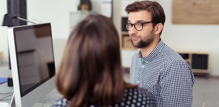 3 Subtle Ways You're Making Yourself Look Amateur to Other Professionals