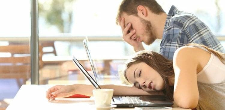 7 Small Ways You're Losing Respect in the Office