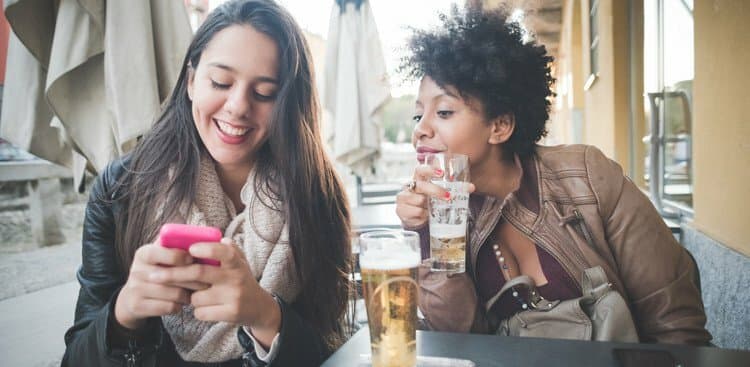 women drinking beer