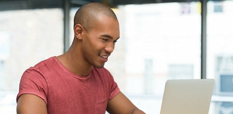 5 Smart Ways to Stay in Touch With Your Network (That Take Less Than 3 Minutes)