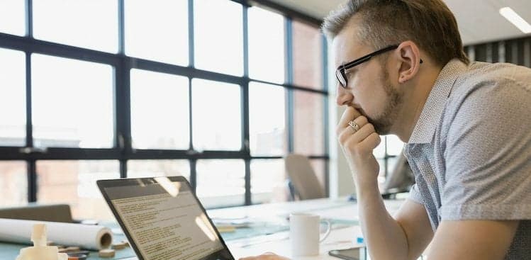 3 Reasons You Shouldn’t Be Afraid of Emailing the Former Work Friend You Haven’t Spoken to in Ages