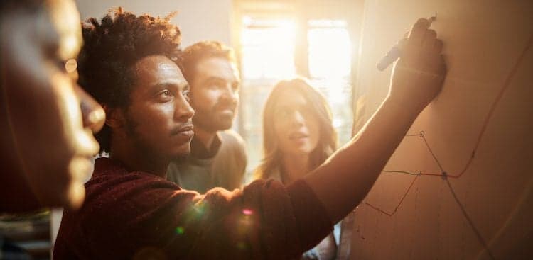 How to Be Seen as a Thought Leader in Just 15 Minutes a Week