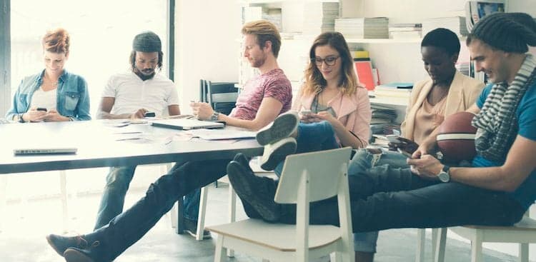 6 Different Ways to Make Yourself Less Dependent on Technology (Without Throwing Away Your Phone)