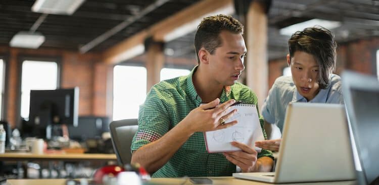 7 Common Habits That Make it Hard for Your Co-workers to Like You