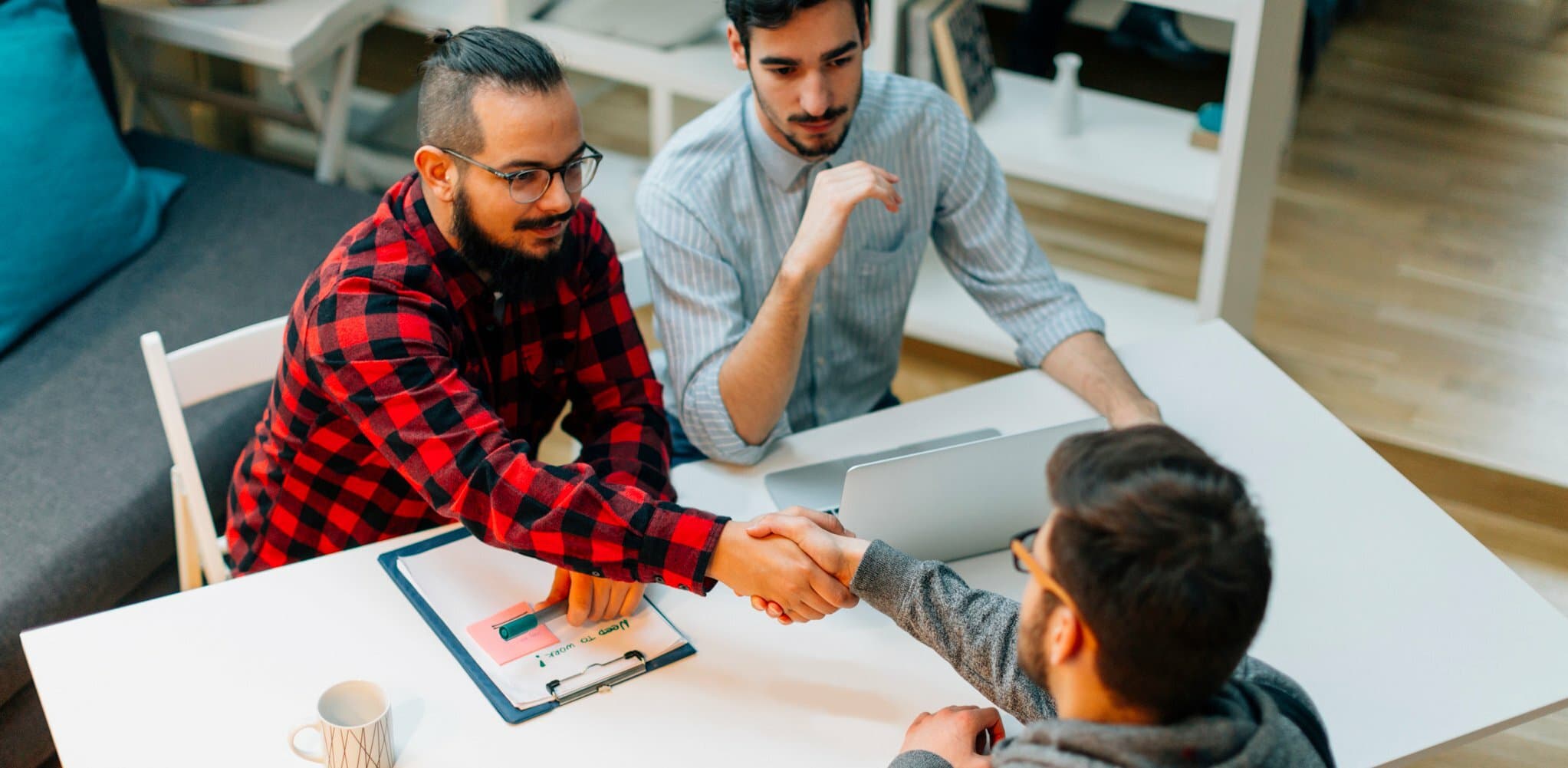 3 Mistakes That'll Cost You During a Final Interview (Even Though You're This Close to Landing It)