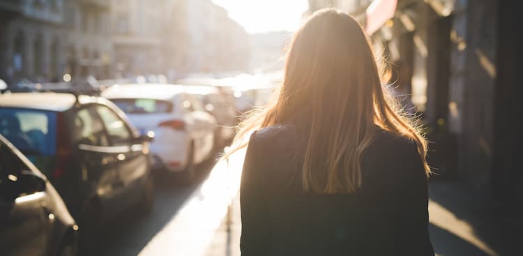 This Is a Pretty Simple Way to Control Your Inner Thoughts (and Stop Stressing)