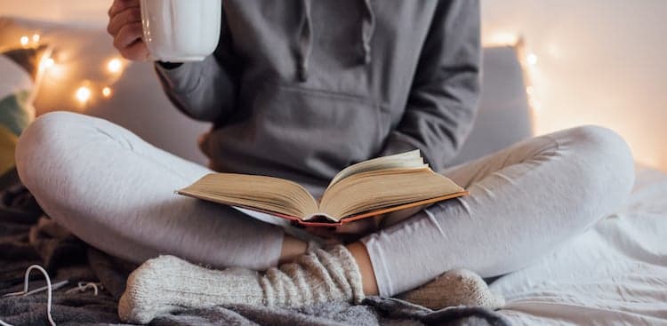 This Is How Successful People Read a Book (and Make Themselves Smarter)