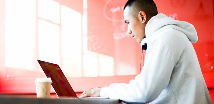 4 Questions Smart People Ask About Side Gigs (So They Don't Lose Their Jobs)