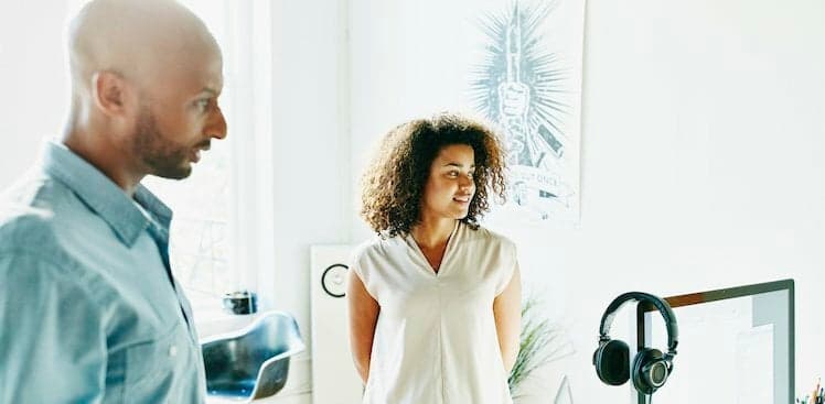 The 2 Traits of Introverts Who Excel in "Extroverted" Careers