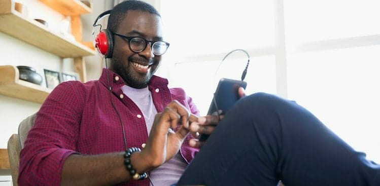 8 Podcasts That'll Help You Make Smarter Small Talk