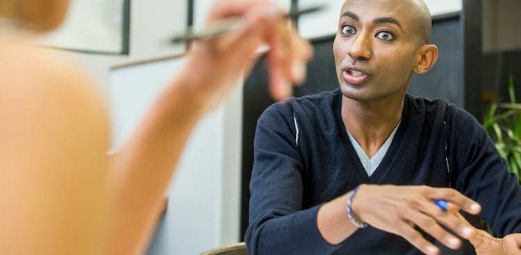 If You’re Going to Interrupt Someone, Here’s How to Do it Right