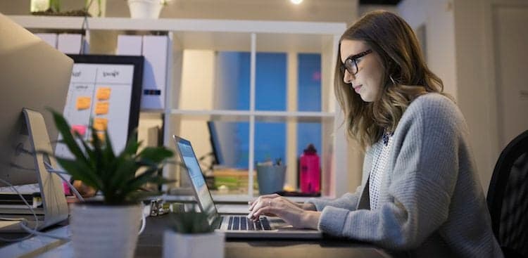 7 Ways to Green Your Desk Routine