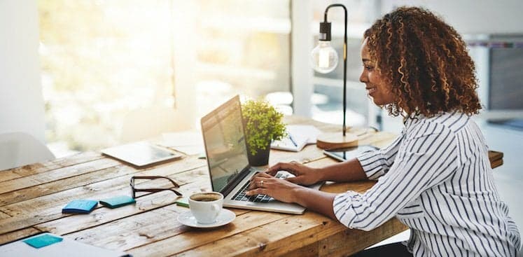 How to Use Your Summer Fridays to Boost Your Side Hustle