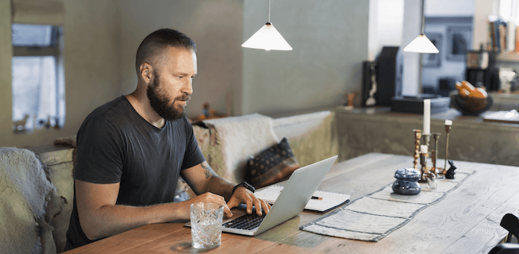 4 Tips to Turn Your Side Hustle Into Your Main Hustle (According to 4 People Who Did It)
