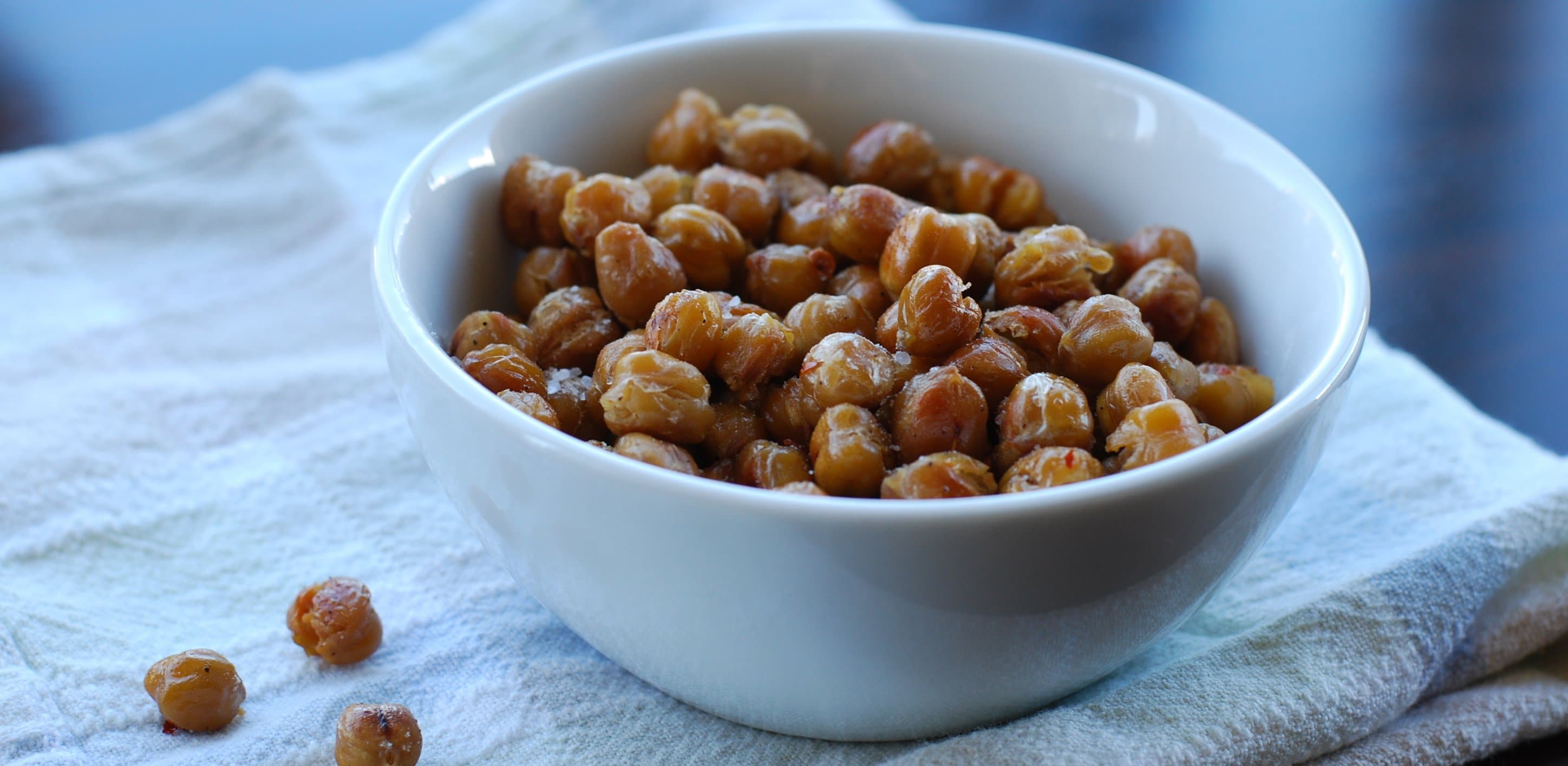 A Healthy Workday Snack: Spicy Baked Chickpeas