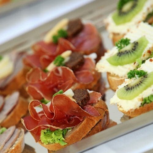 Planning a Work Holiday Party? How to Pick the Right Menu