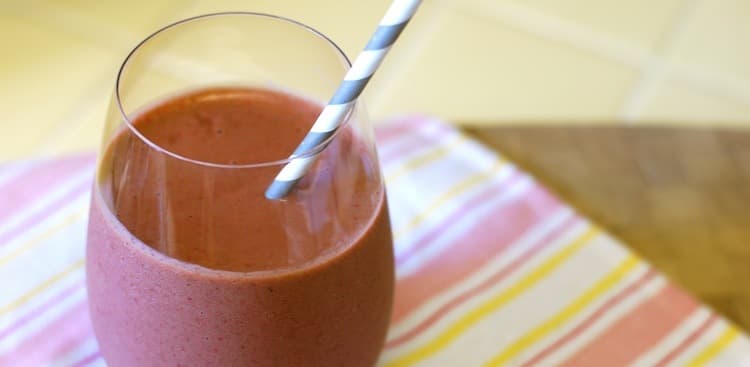 The Easiest, Healthiest Breakfast Ever: Sneaky Spinach Smoothie