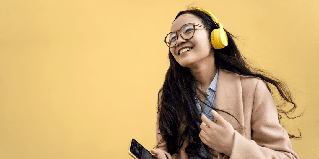 16 Best Career-Boosting Podcasts to Listen to in 2023
