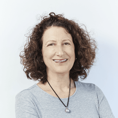 Aliza Knox headshot