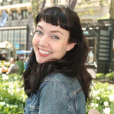 Liv McConnell headshot
