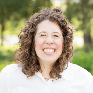 Molly Ritvo headshot