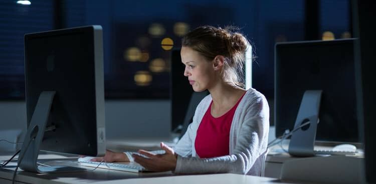 3 Common Work Habits That Are Screwing You Over in the Long Run