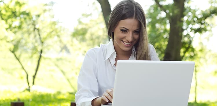 woman fighting offf procrastination